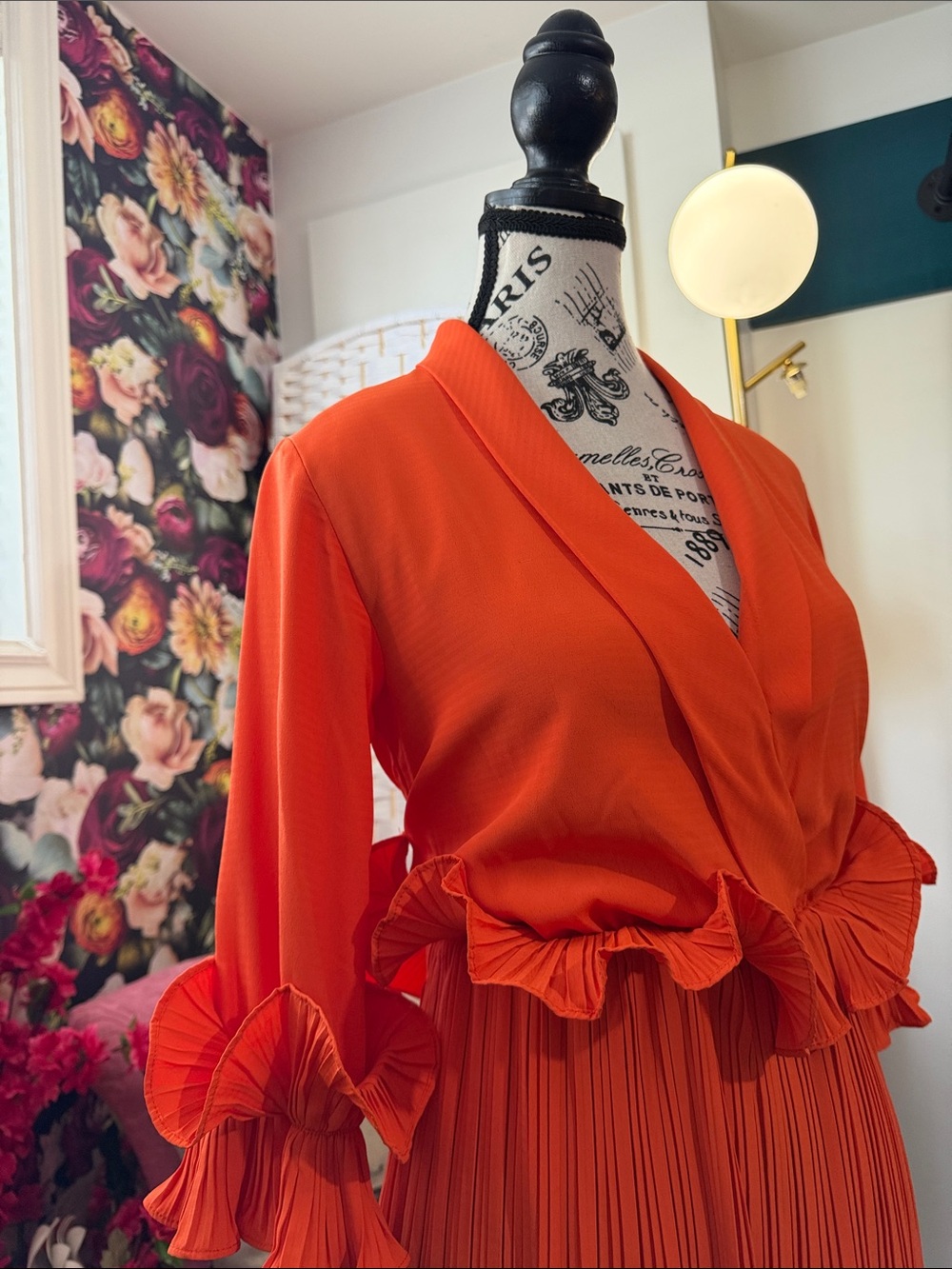PrettyLittleThing bright Orange Pleated Ruffle-Waist in size 2